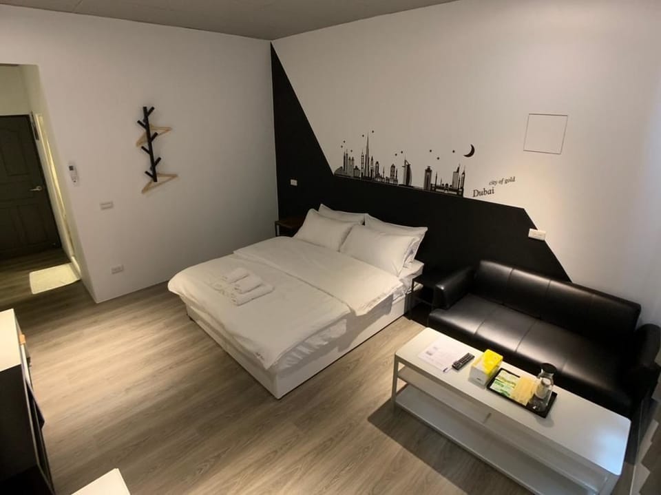 Double Room (Chill Black) | Desk, blackout drapes, soundproofing, free WiFi
