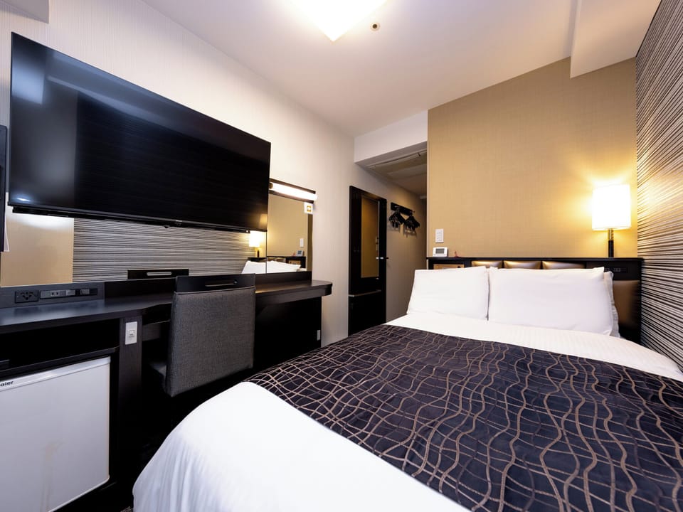Down comforters, desk, blackout drapes, free WiFi