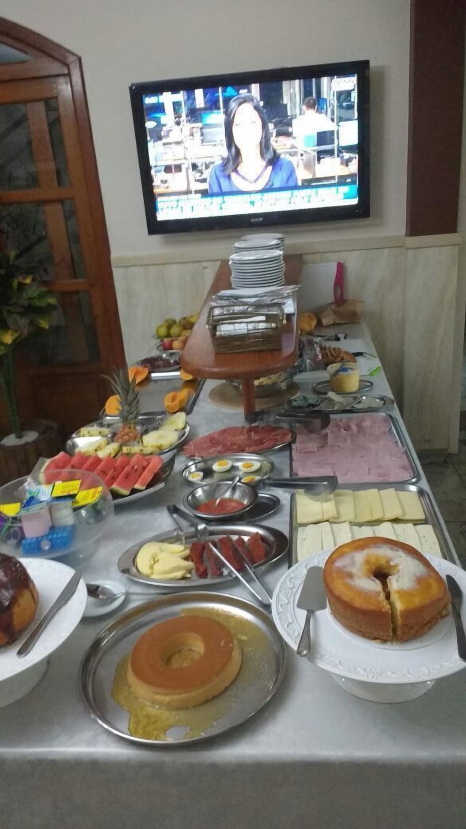 Free daily full breakfast