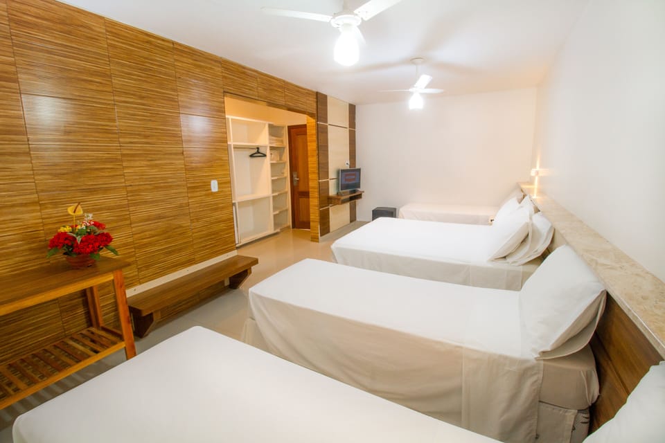 Standard Room | Minibar, desk, laptop workspace, blackout drapes