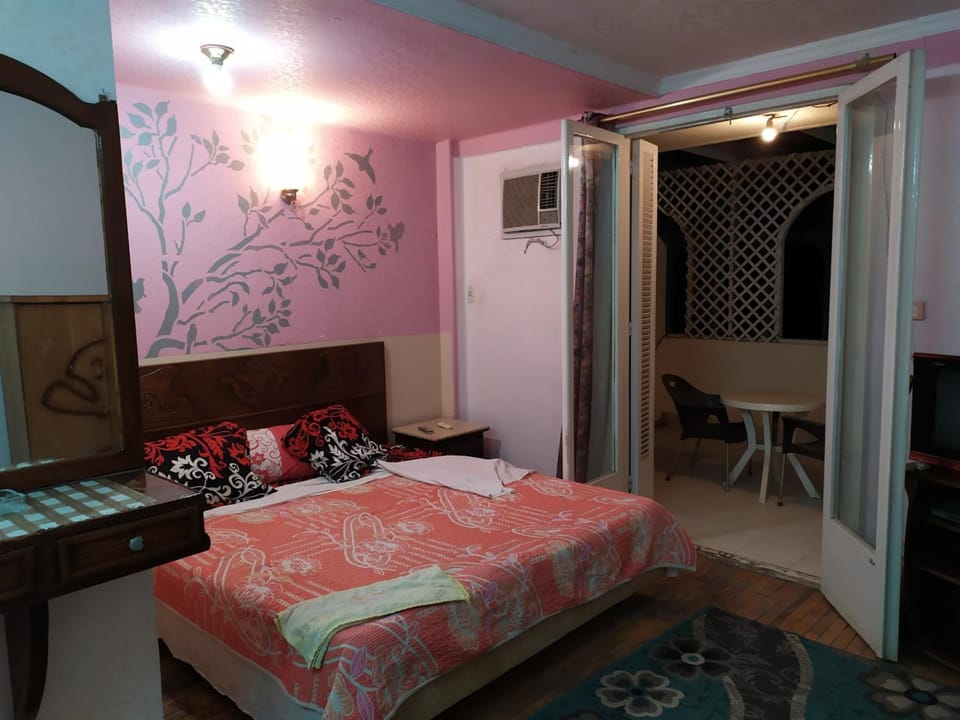 In-room safe, desk, free WiFi, bed sheets
