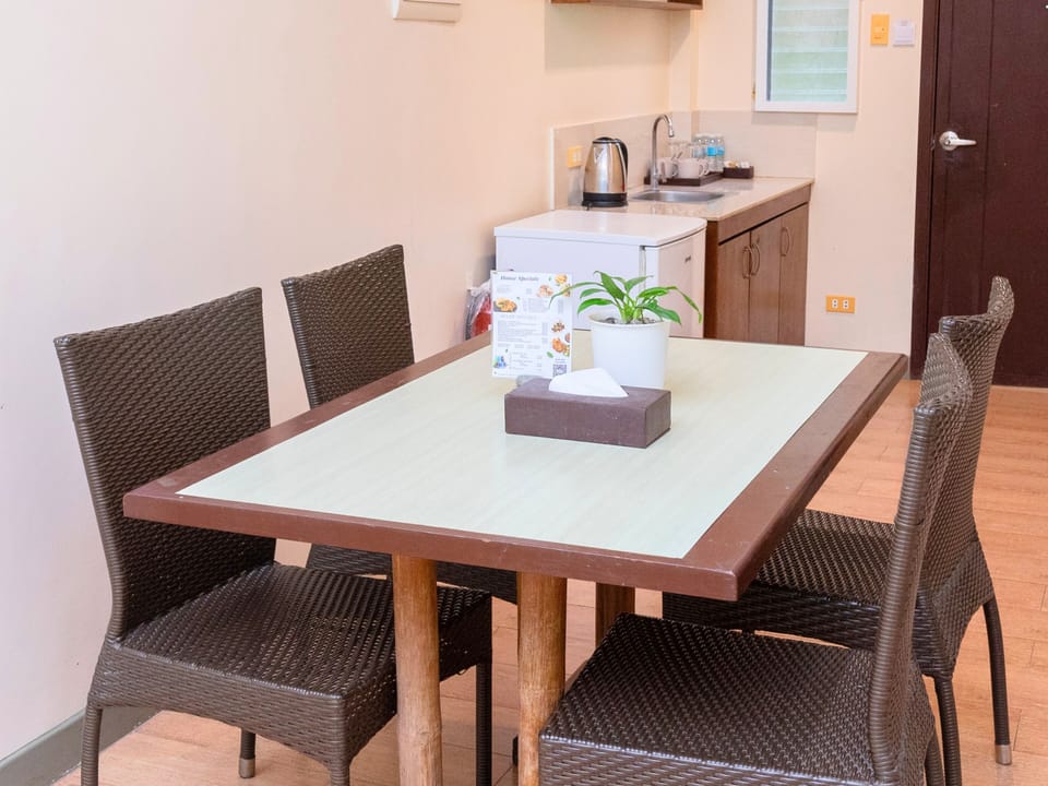 Family Suite | In-room dining