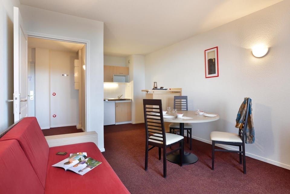Vacancéole - Les Demeures Champenoises Confort Hotel in Epernay