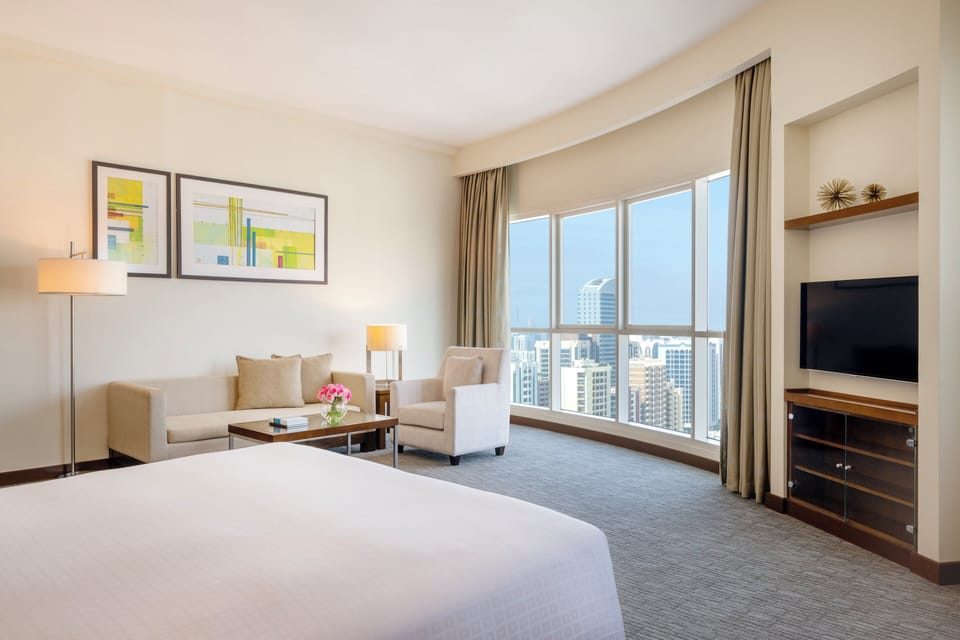Junior Suite | Premium bedding, down comforters, pillowtop beds, in-room safe