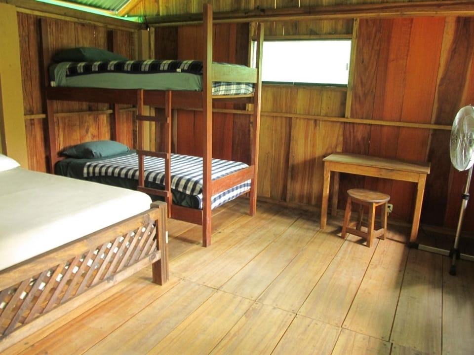 Basic Cabin, Lakeside | Bed sheets