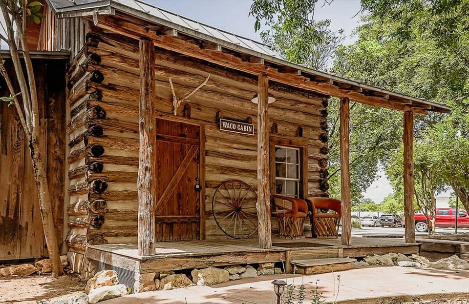 Waco Cabin | Terrace/patio