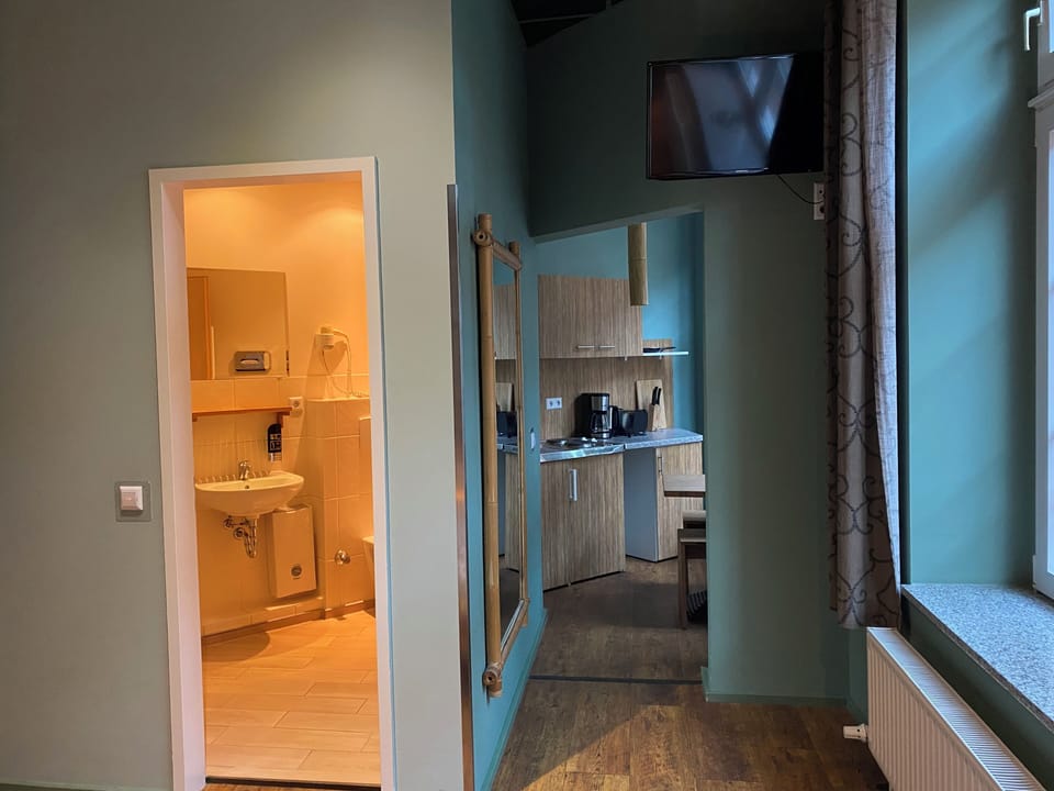 Apartment, Ensuite | Individually decorated, individually furnished, soundproofing, free WiFi