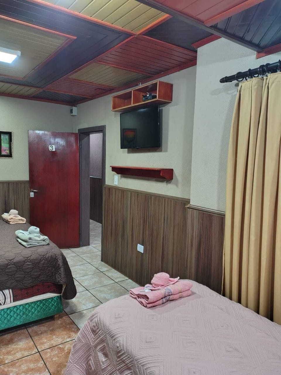 Triple Room | Blackout drapes, free WiFi