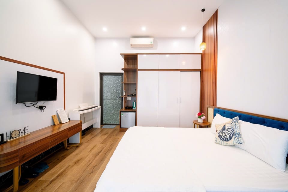 Superior Room | 1 bedroom, desk, blackout drapes, soundproofing