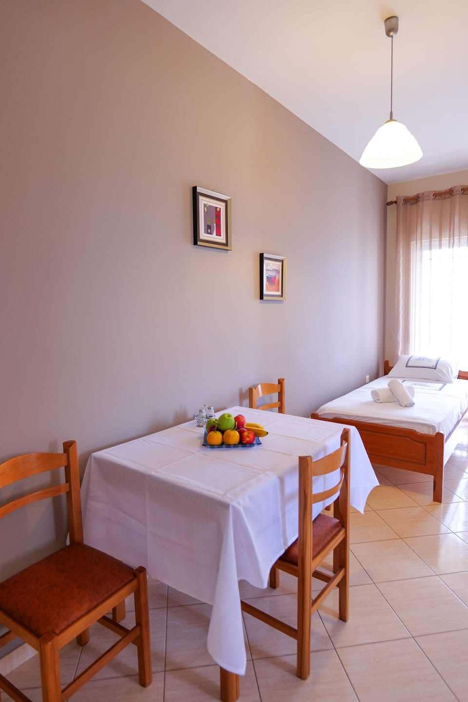 Elidon Apartments Hotel in Sarandë