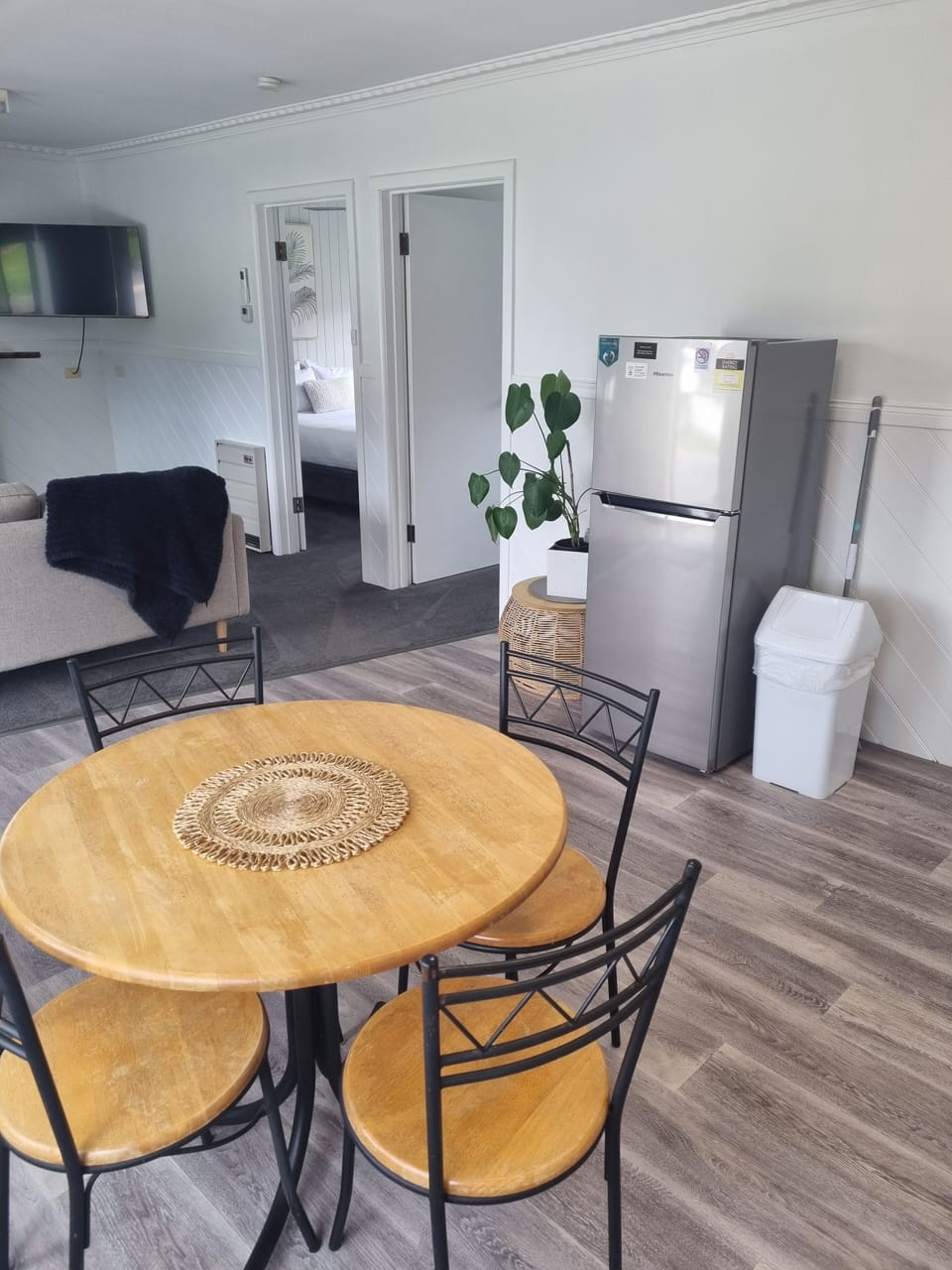 Two Bedroom Apartment - 2 Queen beds | Living area | Flat-screen TV