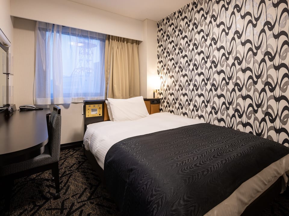 Down comforters, desk, blackout drapes, free WiFi