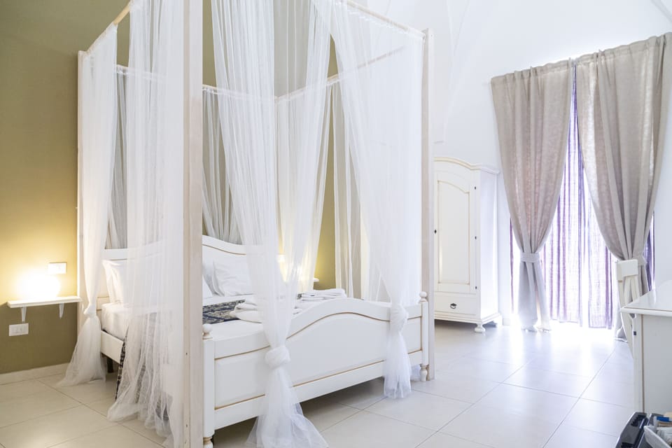 Double Room, Balcony | Minibar, desk, iron/ironing board (on request), WiFi