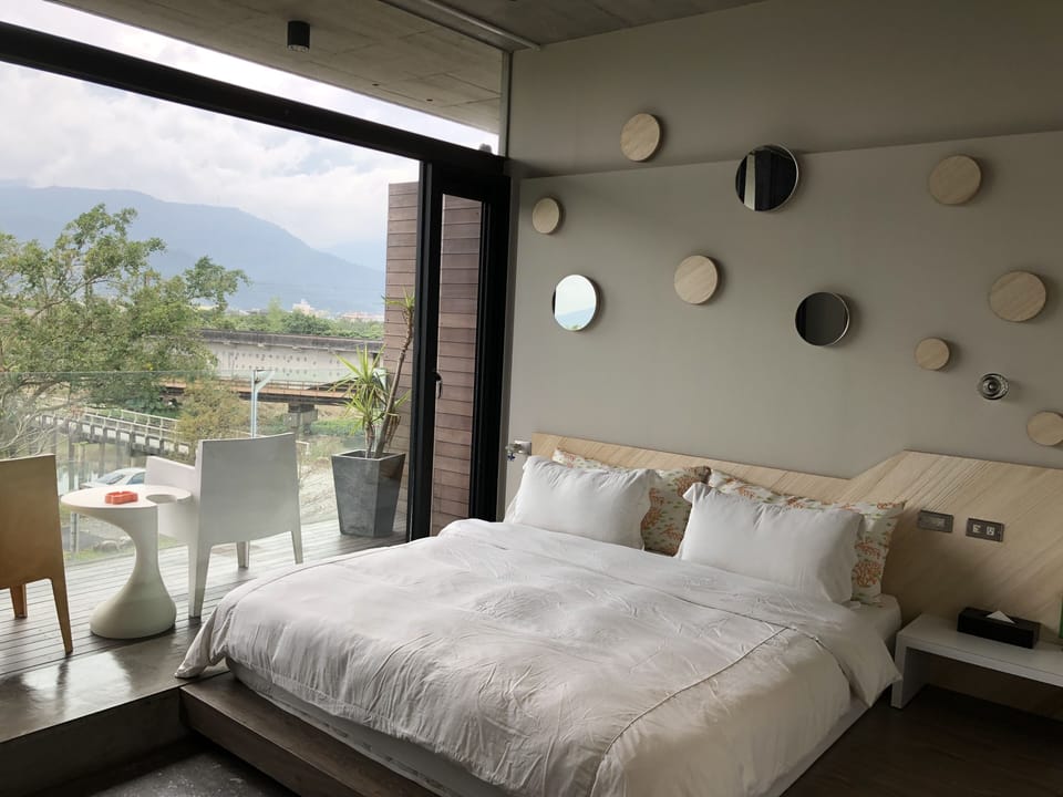 Double Room | Desk, free WiFi, bed sheets