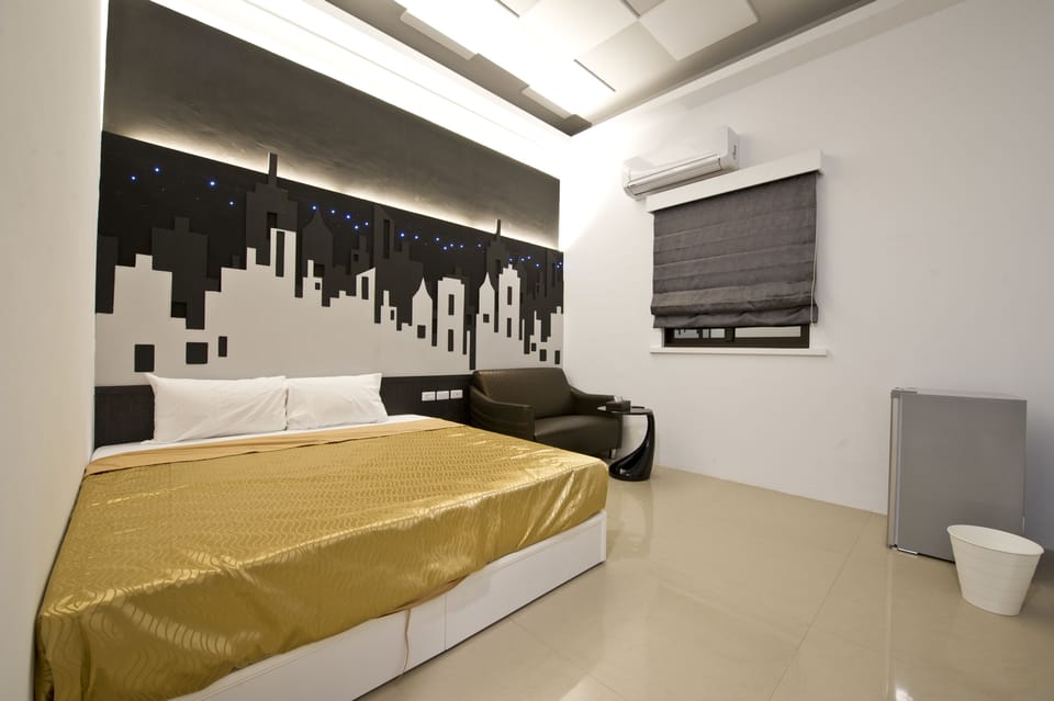 Double Room | Desk, soundproofing, free WiFi, bed sheets