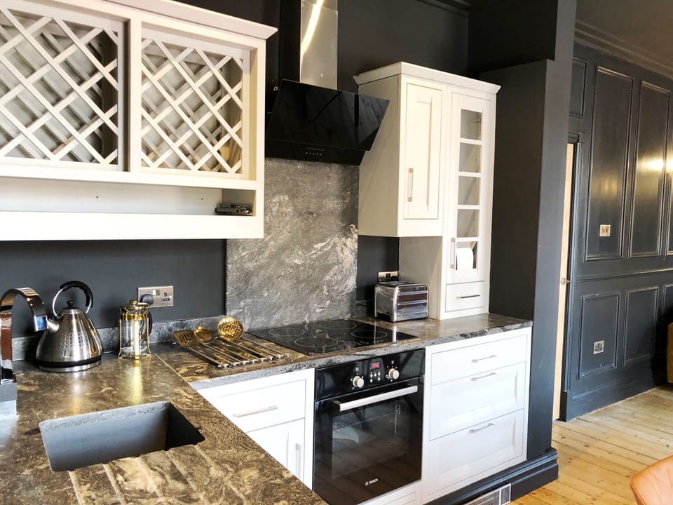 Basic Apartment, Hot Tub | Restaurant