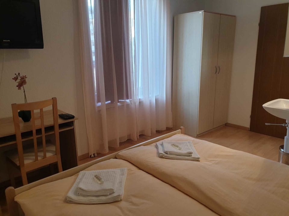 Comfort Double Room | Free WiFi