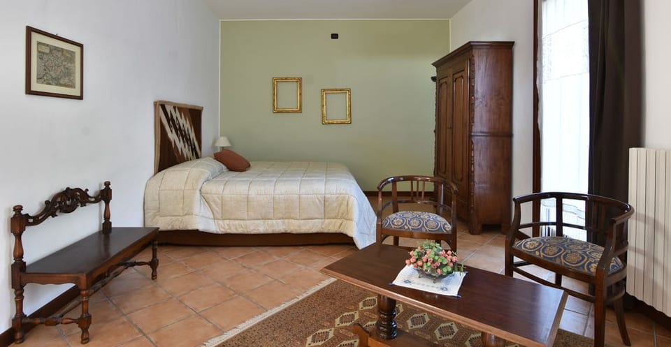 Double Room, Terrace | Minibar, desk, free WiFi, bed sheets