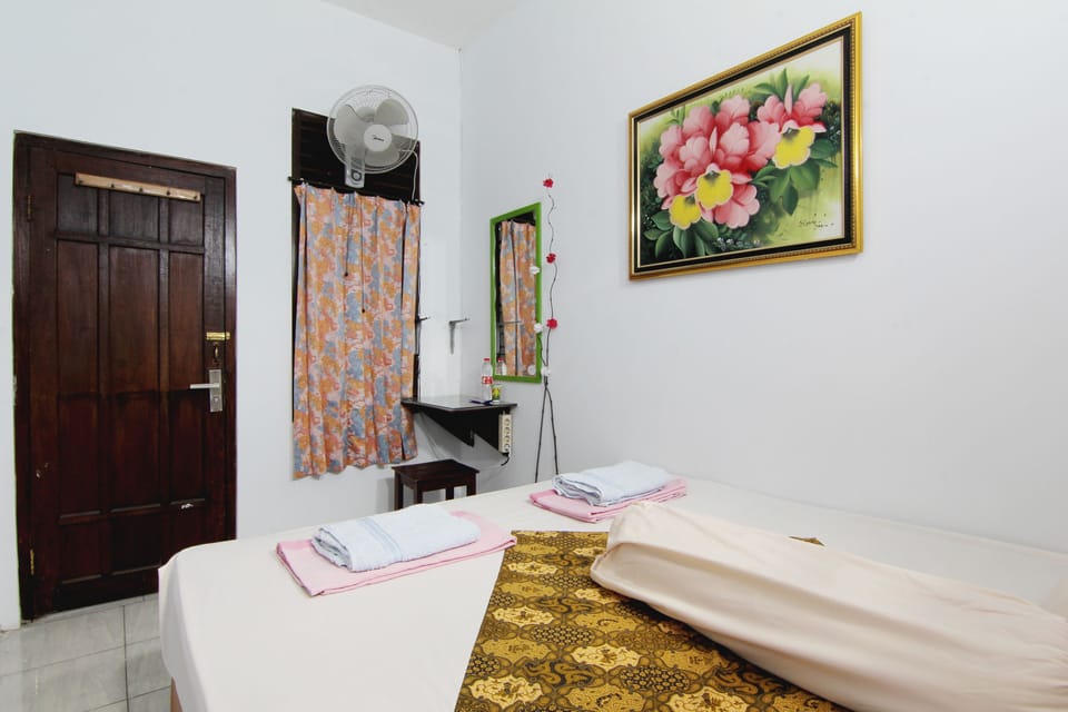 Standard Room (Fan) | Free WiFi