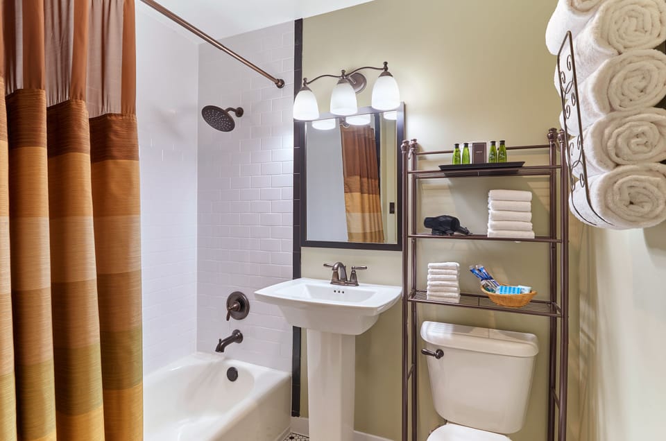 Standard Room | Bathroom | Free toiletries, hair dryer, towels