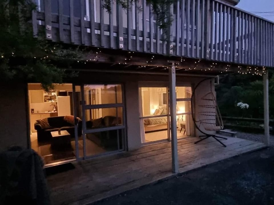 Raglan Harbour View Hotel Hotel in Raglan