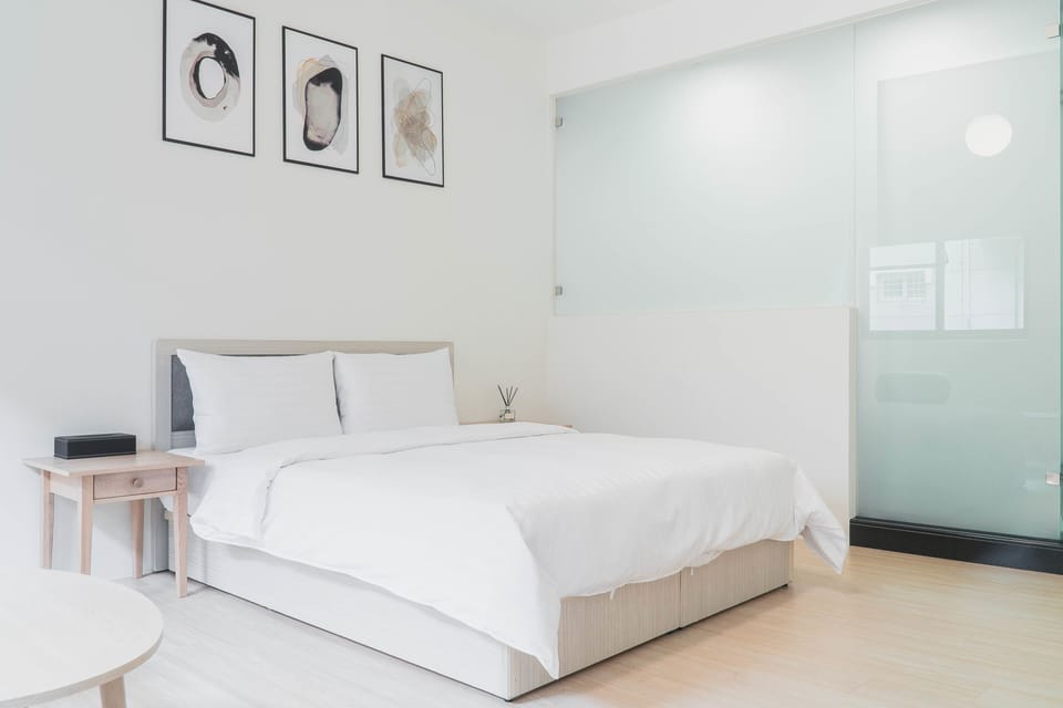 Superior Double Room | Desk, blackout drapes, free WiFi, bed sheets