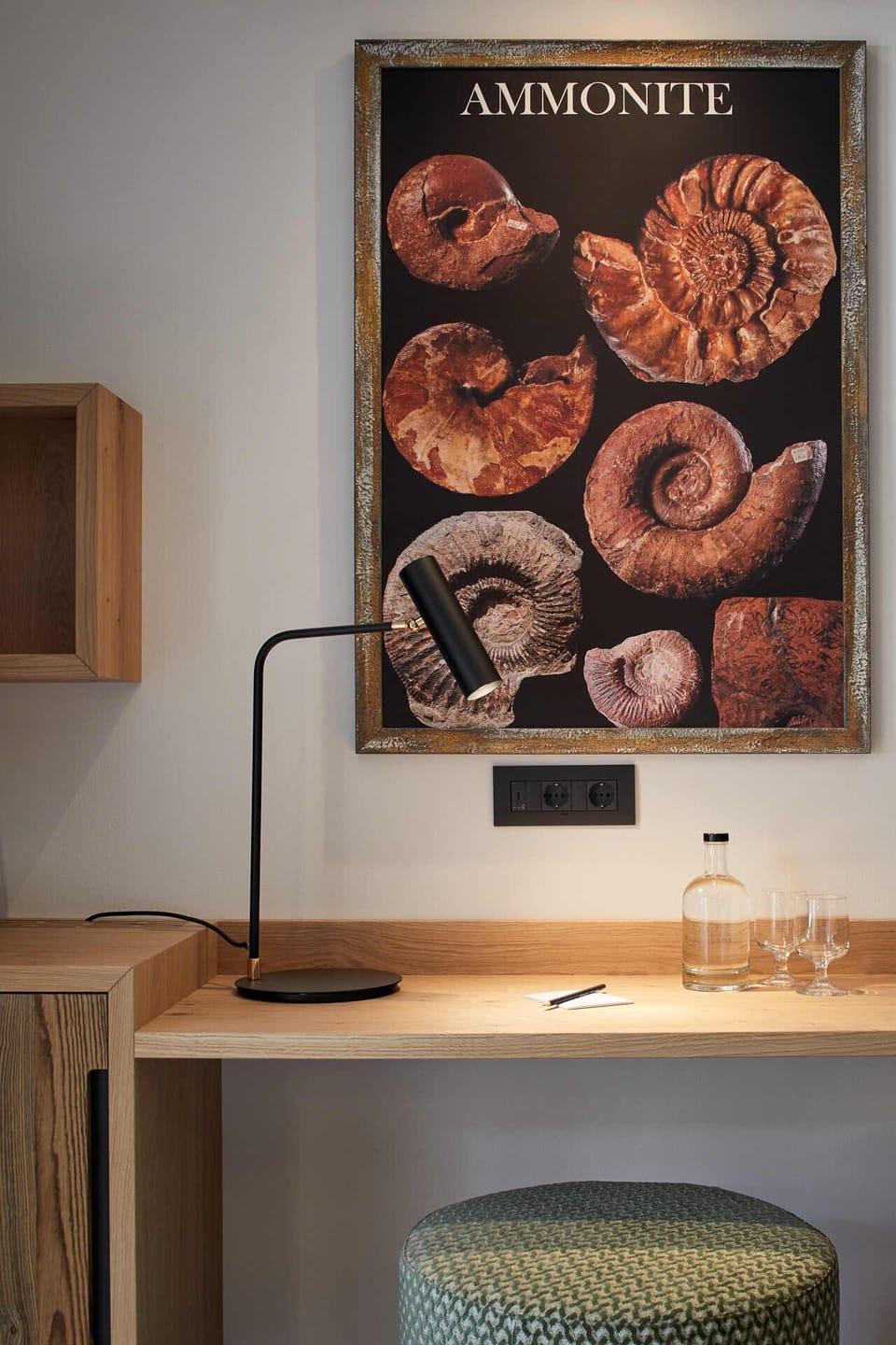 Ammonite- Premium | In-room safe, blackout drapes, free WiFi, bed sheets