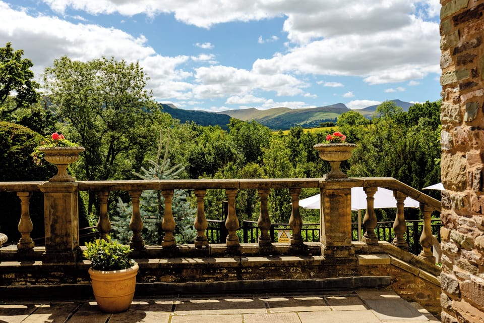 Peterstone Court Inn in Llanfrynach