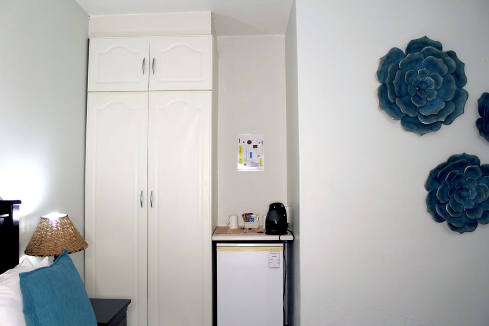 Queen Bedroom Red | 1 bedroom, premium bedding, Select Comfort beds, minibar