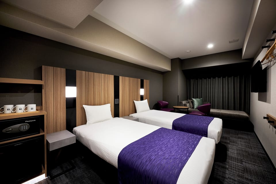 Deluxe Twin with Sofa Bed, Non Smoking/Shuttle buses to Kinkakuji available! | In-room safe, WiFi (free), bed sheets