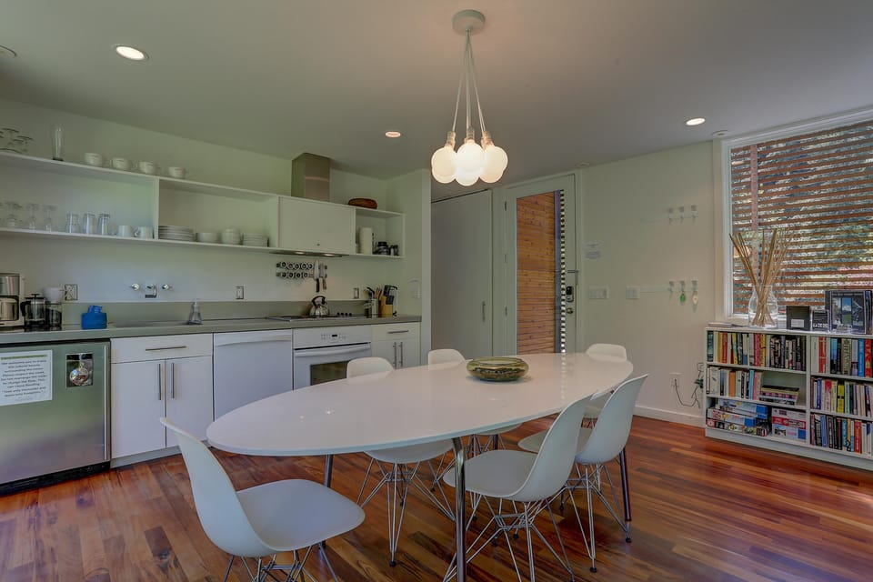 House, 2 Bedrooms | Dining