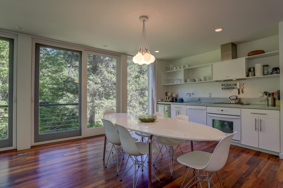 House, 2 Bedrooms | Dining