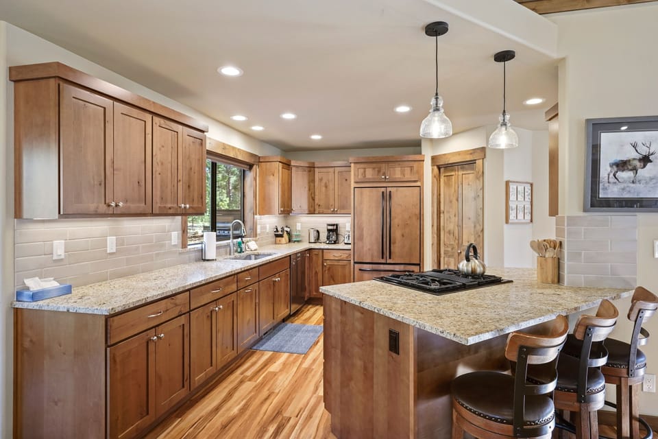 House, 4 Bedrooms | Private kitchen | Fridge, oven, coffee/tea maker, toaster