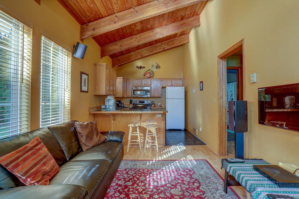 House, 1 Bedroom | Living area | TV