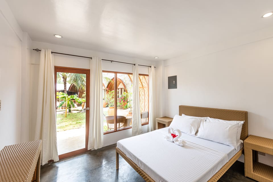 Standard Double Room | Individually decorated, soundproofing, free WiFi, bed sheets