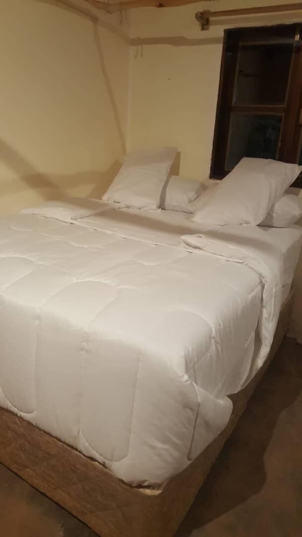 Double Room | Iron/ironing board, free WiFi, bed sheets