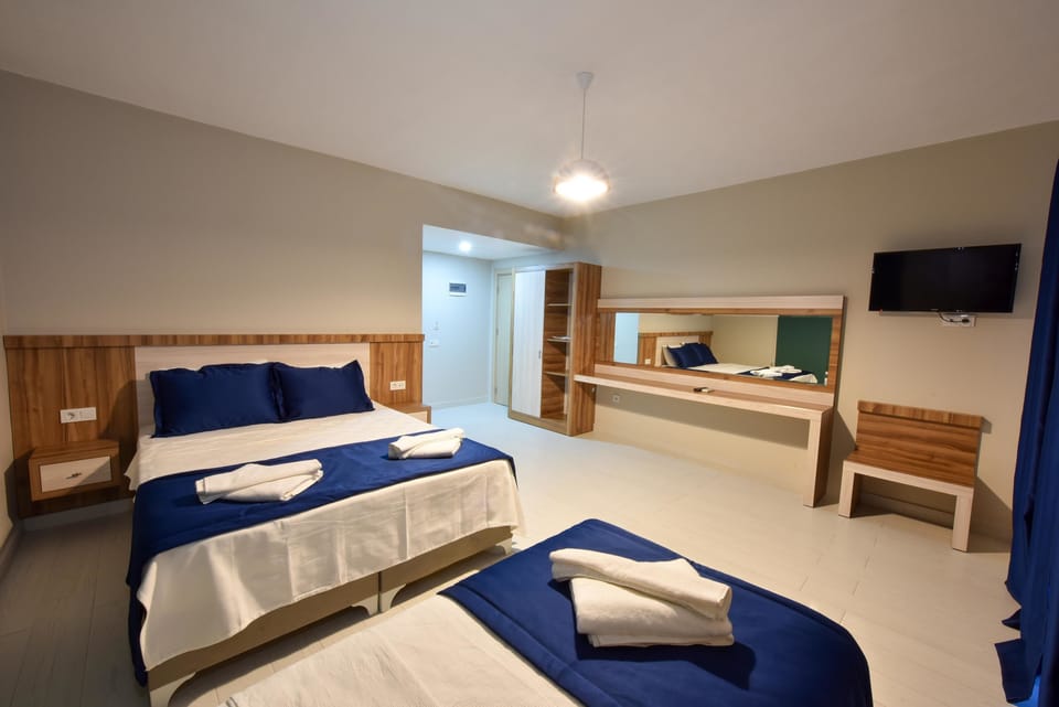 Desk, blackout drapes, soundproofing, free WiFi