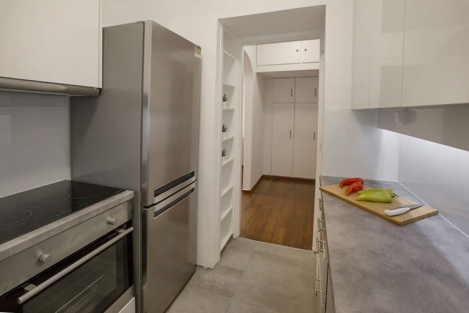 Apartment, 1 Bedroom | Private kitchen | Fridge, oven, stovetop, coffee/tea maker