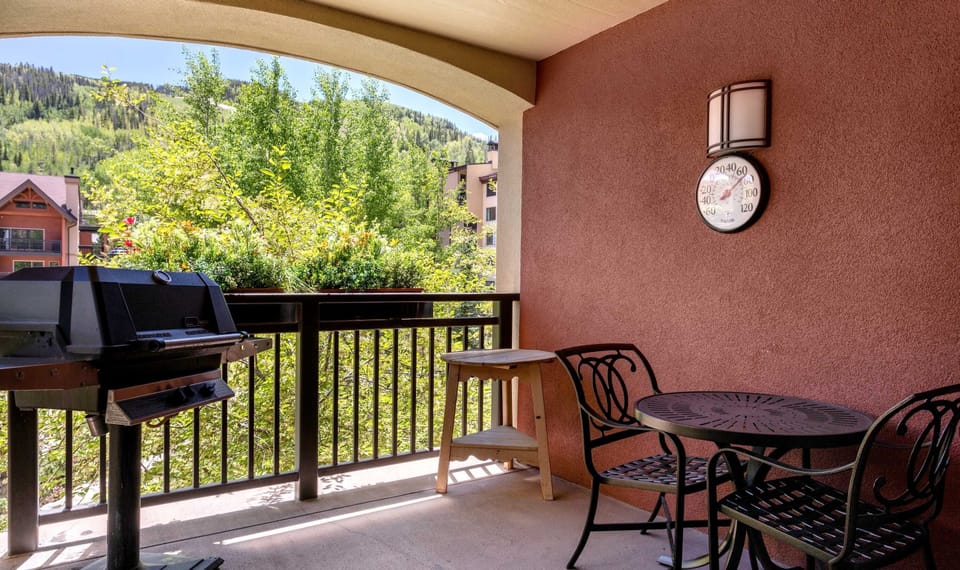 Condo, 2 Bedrooms | BBQ/picnic area