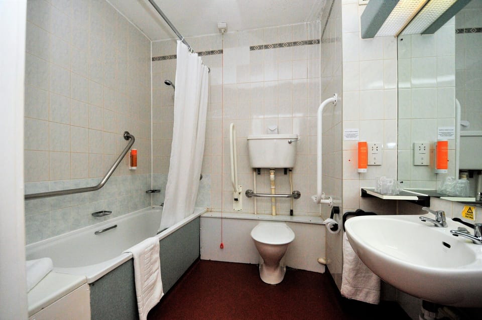 Days Inn by Wyndham Hamilton Hotel in Bellshill