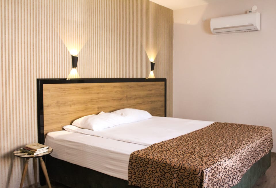 Egyptian cotton sheets, premium bedding, desk, laptop workspace