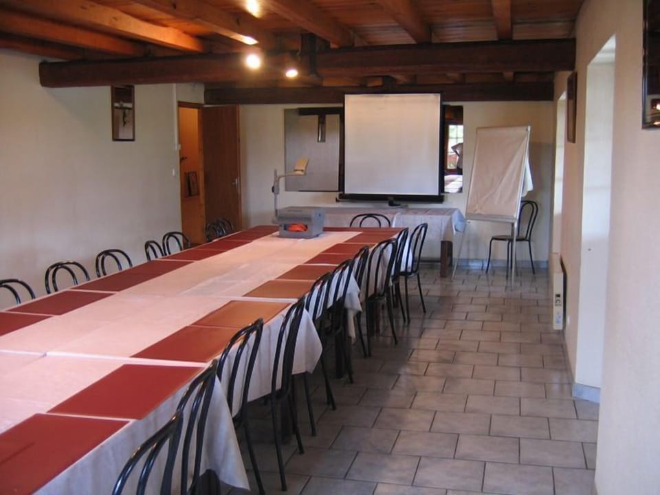 Meeting facility