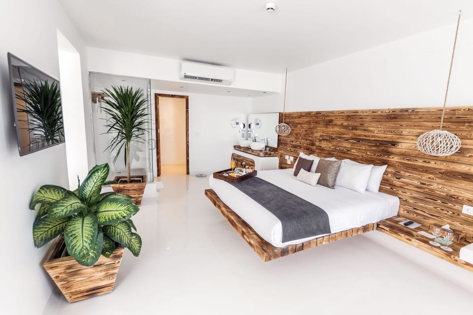 The Party Never Ends Suite | Private kitchen | Coffee/tea maker, electric kettle