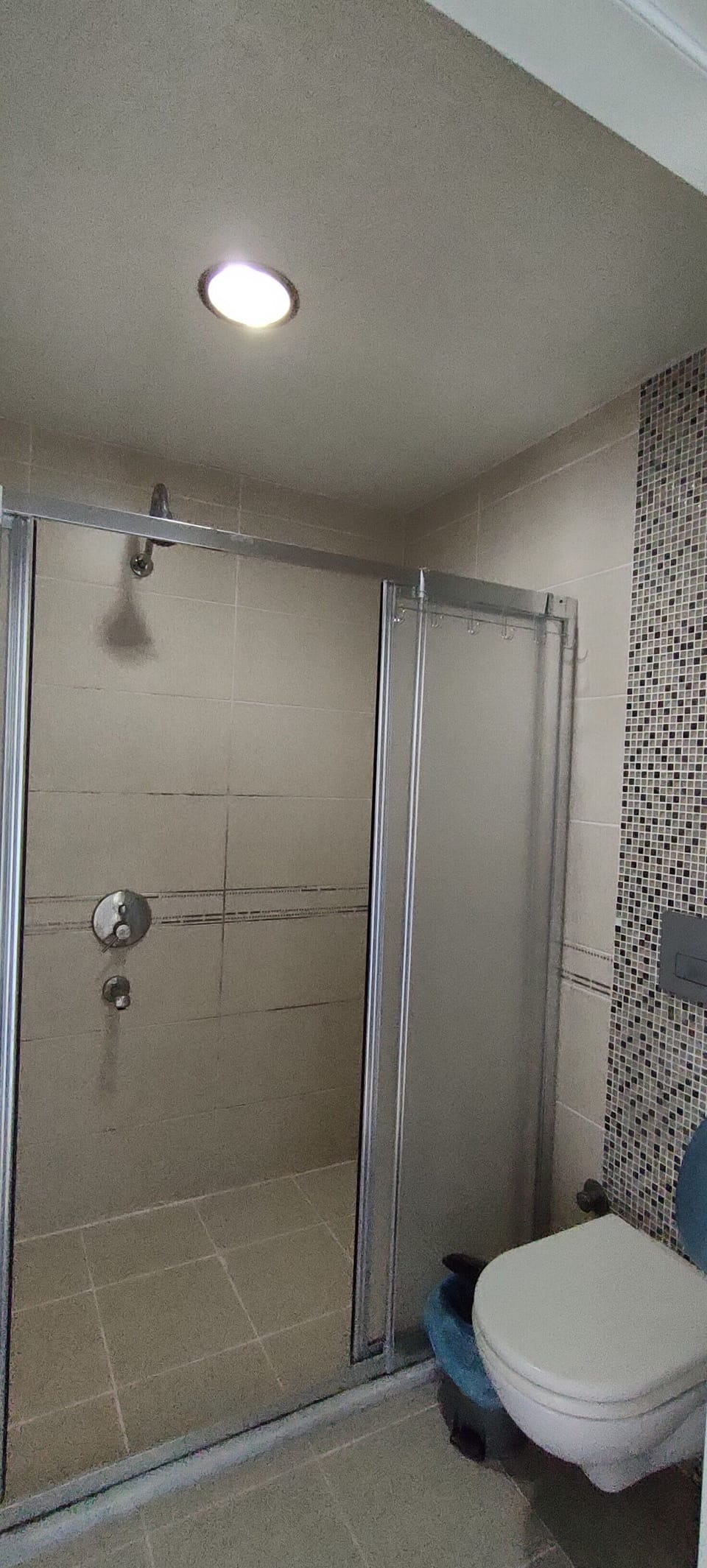 Double Room | Bathroom | Shower, towels