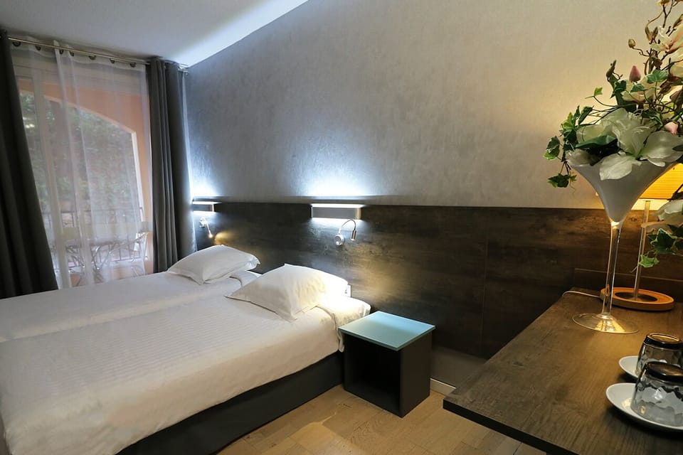 Twin Room | Desk, soundproofing, cribs (surcharge), WiFi (free)