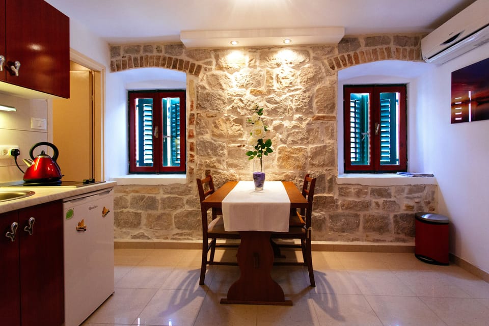 Room | Private kitchen | Fridge, electric kettle