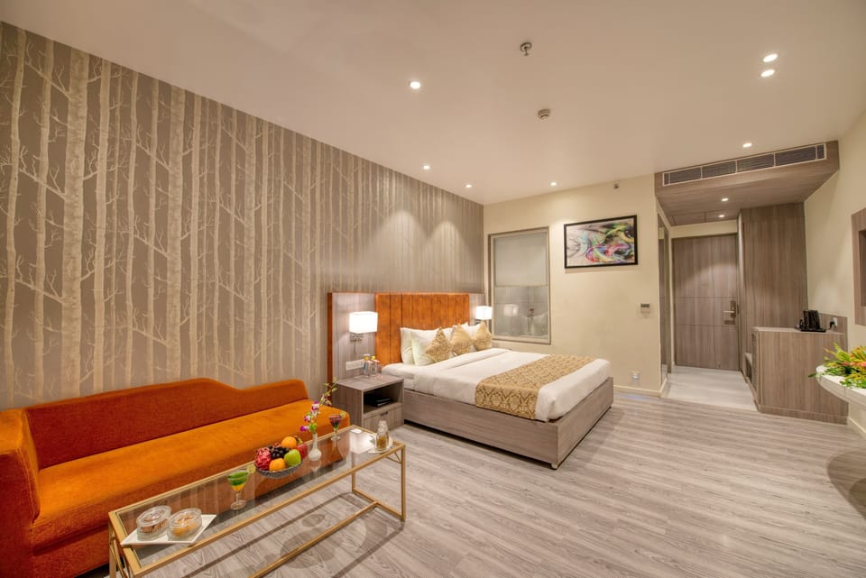 Executive Room | Desk, laptop workspace, iron/ironing board, free WiFi