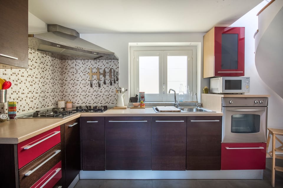 Apartment, 1 Bedroom | Private kitchen | Full-size fridge, microwave, oven, stovetop