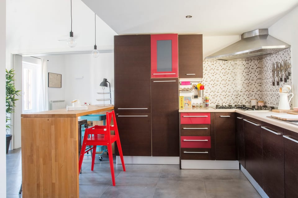 Apartment, 1 Bedroom | Private kitchen | Full-size fridge, microwave, oven, stovetop
