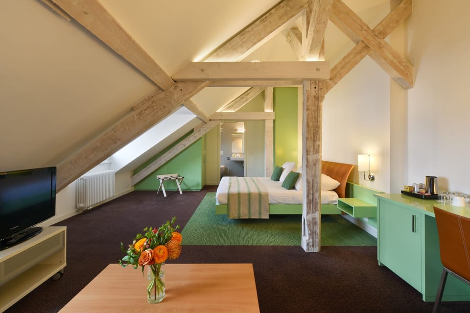 Junior Suite | Minibar, in-room safe, desk, soundproofing